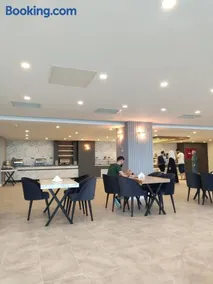 Newarise Hotel - Image 2