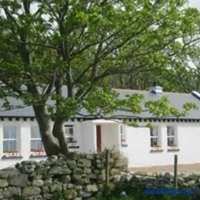 Rural Donegal cottage near sandy beaches - Image 2