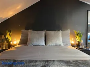 Seascape - Floating Home at Brighton Marina with free Parking - Image 4