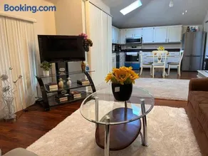 Cozy Balcony apartment in Morningside - Image 2