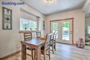 1 Mi to Downtown Loveland: Cozy Getaway! - Image 3