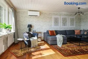 Guestly Homes - 4BR Villa with Private Sauna - Image 4
