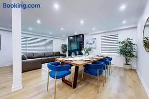 Lux 7 Bedroom Home [Near Rogers Stadium/Downsview] - Image 1