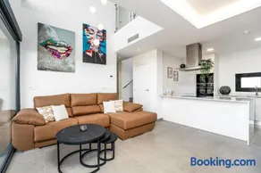 R-40-B Luxury Villa with pool - Image 4