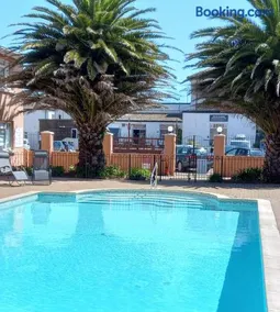 24 New Esplanade Court - Image 1