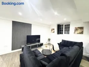 Apartment in Caversham - Image 2