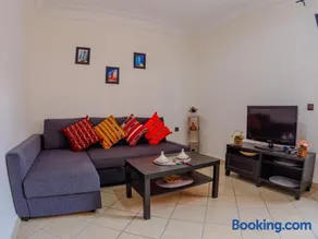 Family Illuminated Apartment With Pool - Image 1