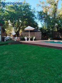 Majestic Manor Guesthouse & Coffee Shop - Image 3