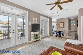 221 Olive Way - Image 5
