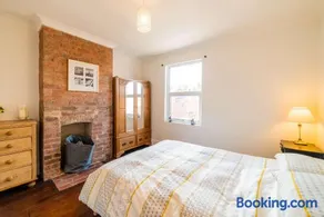 Cosy Character Home - 2 Beds in Malvern - Image 3