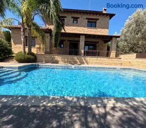 Valencia Grove Villa - Image 3