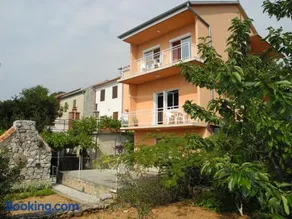 BOZENA Apartments with balcony and sea view - Image 2