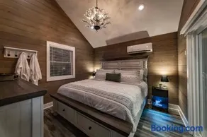 Romantic getaway in the treetops - Image 3