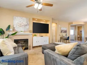 Golf Course Community Home with Pickleball & Mountain Views - Image 2