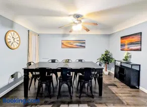 Spacious 3 bedroom home by Melrose and 10 minutes to Hollywood Walk of Fame - Image 4