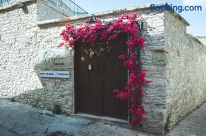 Eidyllio Luxury Suites Omodos - Image 2