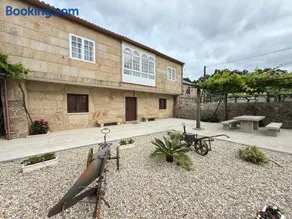 Casa Aldea de Piñeiro, Turismo Rural Padrón by URent - Image 1