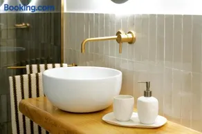 Casanova Suite - Image 4