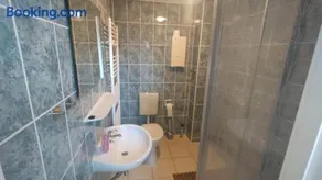 FEWO3-1 Zim-2 Einz Bett-2 Pers-Küche-Dusche WC - Image 4