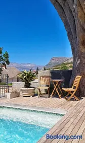 The Dragon Tree Guesthouse - Image 1