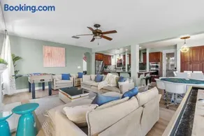 Game Lovers Retreat, spacious 4000 sqft Getaway - Image 3