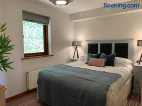 White Lodge - Coast Hideaways - Image 4