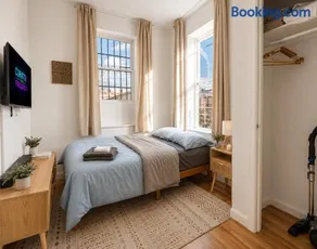 Stylish Apartment near Airport by Train Easy Access to Manhattan - Image 1