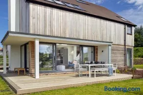 Lakeside property with spa access on a nature reserve Maple House BV08 - Image 3