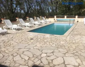 Villa con terraza, piscina y jardín | Vistas a la piscina - Image 1