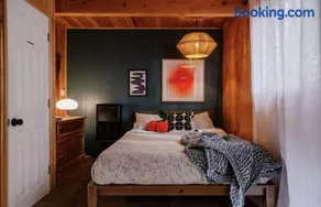 Cabin on Rainbow - Spa - Fireplace - BBQ - EV - Save with Longer Stay! - Image 3