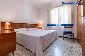 Santa Llucia Apartaments - Image 4