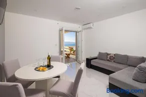 Seaview Apartments - Image 4