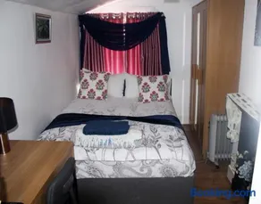 cozy rooms or entire Townhouse in London, close to Tottenham Hotspur Stadium - Image 3