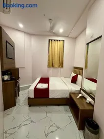 Classy Comfort Hotel Malad East - Image 5