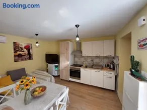Mexicana Apartment Yellow - Image 3