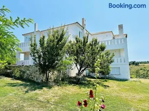Mountain pool house - Image 1