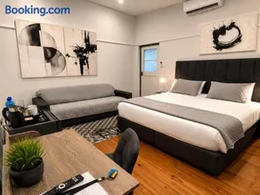 30 on 6th by 306 Accommodations - Image 2