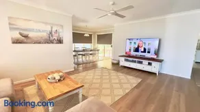 Yamba Family Seascape - Lifestyle Yamba - Image 2