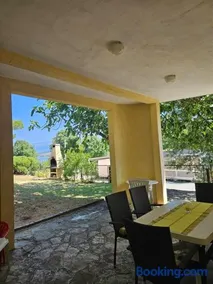 Family apartment by the beach - Image 1