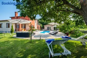 Villa Ivona, a luxurious villa minutes from the sea - Image 1