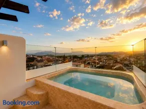 La Torre Málaga Suites - Image 4