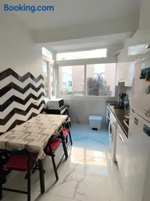 Apartamento luminoso y nuevo en Madrid Rio - Image 5
