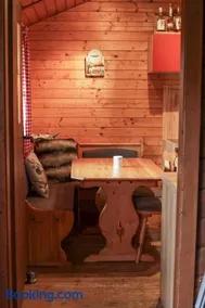 Gemütliche Blockhütte mit großem Garten - Image 4