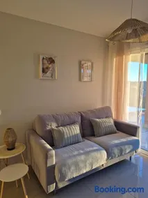 Location 2 pièces , avec piscine partagée - Image 3