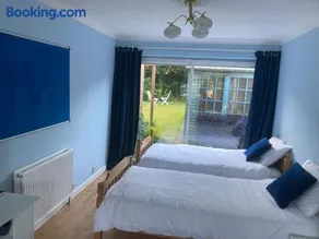 Bluebelle- Private room in family home- sleeps up to 5 - Image 5