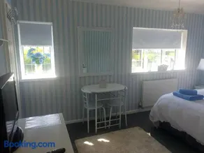 HOME from HOME GUEST HOUSE - Image 4