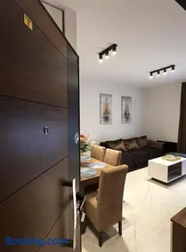 Crystal Everest Apartments - Image 5