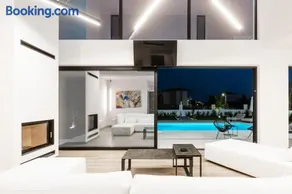 Sunshine Villa - Image 3