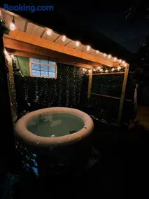 OKC Casita - Private Hot Tub, Fenced Yard, Mins to Top Spots, Pet friendly - Image 3