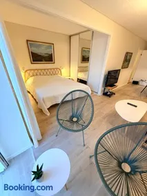 Holiday Apartment - Sea View, Water Park & Free Parking - Image 2